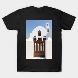 Church with Gate: Oia, Santorini T-Shirt